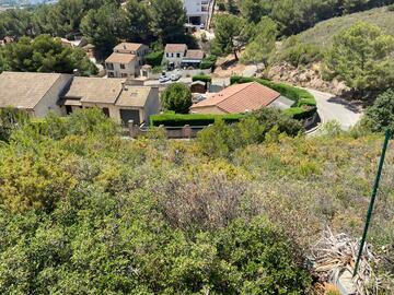 Chantier de débroussaillage avant-après à Martigues 